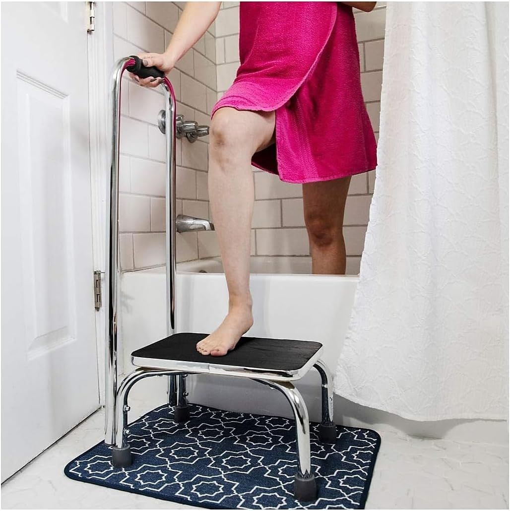 Single Step Stool ()