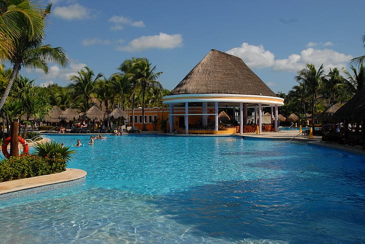 cancun pool poolbar pool area preview