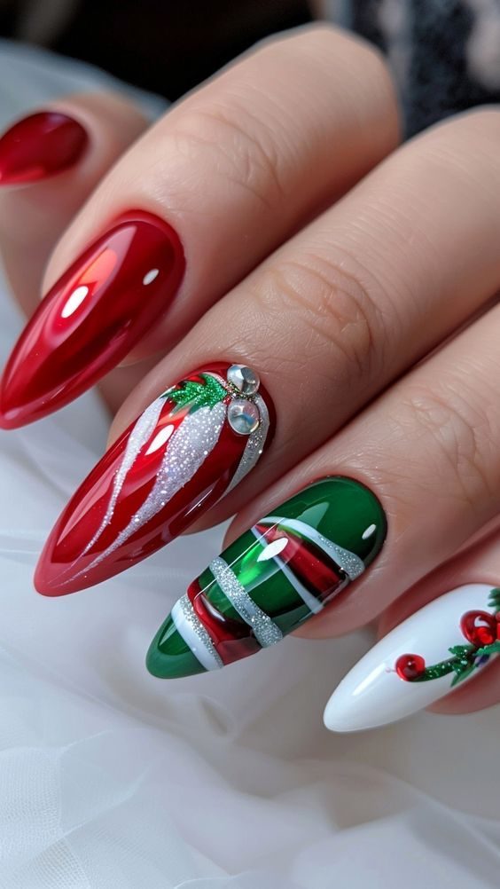 20+ Stunning Christmas Nails Nail Art Designs That Will Dazzle Everyone!