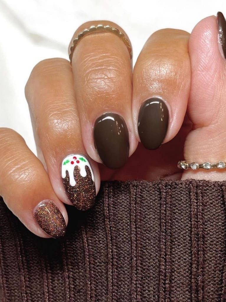 20 Totally Cute Short Christmas Nails You’ll Want This Season! | Everygirl Edit