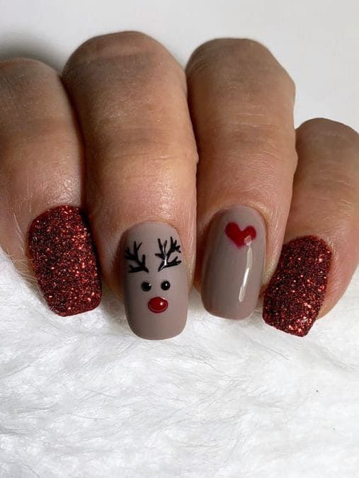 24 Gorgeous Red Christmas Nails for a Major Festive Makeover | Everygirl Edit