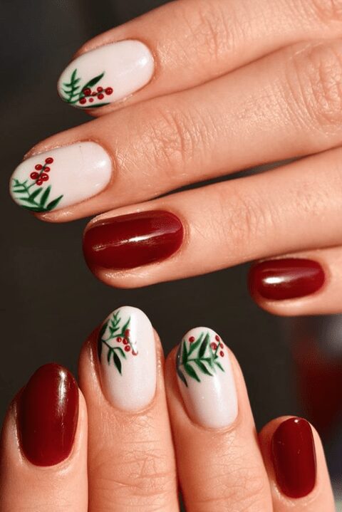 42 Festive Christmas Nail Art Ideas That You Can Do Yourself