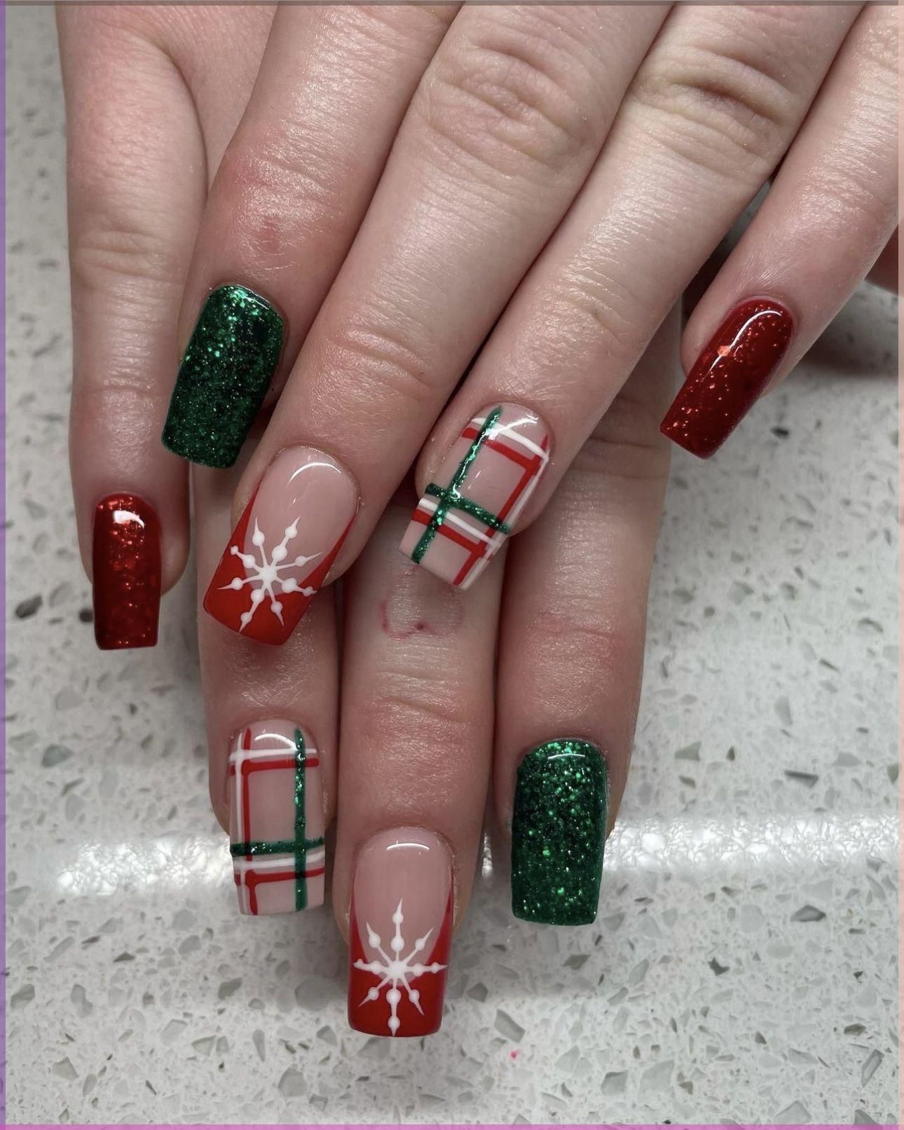 50  Simple Christmas Nails Design Ideas